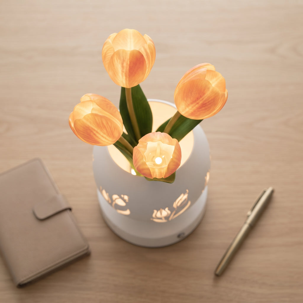 Vista cenital de la lámpara tulipán LED encendida sobre una superficie de madera